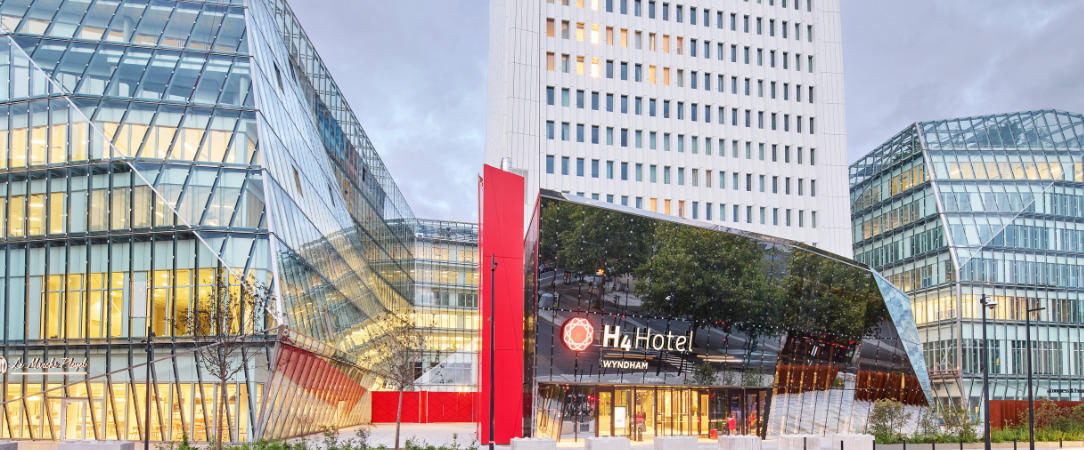 H4 Hotel Wyndham, Paris Pleyel Resort ★★★★ - Confort, design & superbe vue panoramique sur Paris. - Seine-Saint-Denis, France