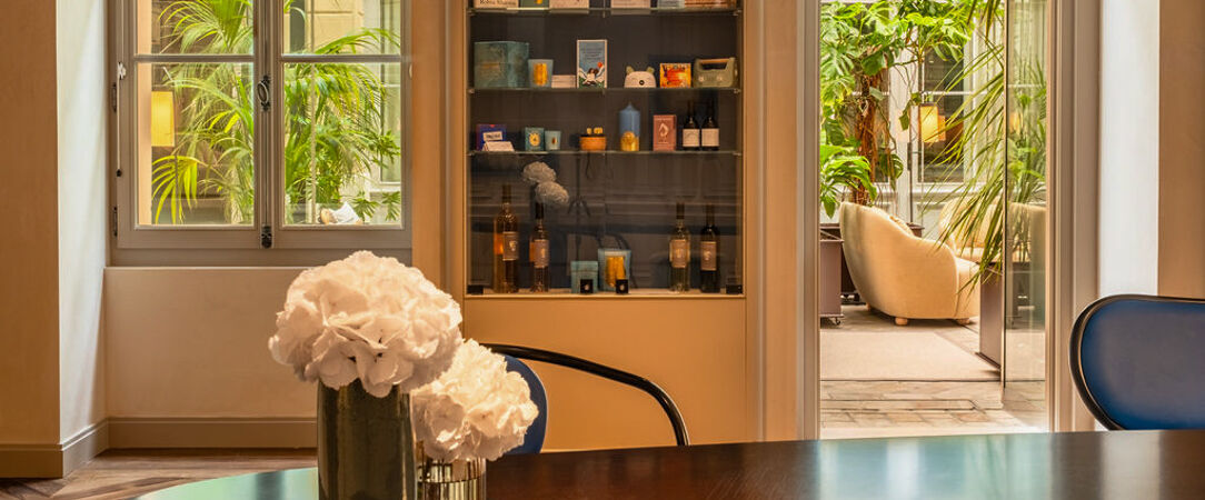 Hôtel Les Lumières - Relais & Châteaux ★★★★★ - Boutique hôtel de luxe, élégance, prestige et poésie aux portes du Château de Versailles. - Versailles, France