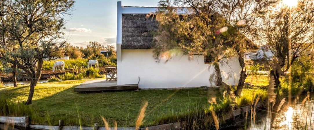 Les Bains Gardians ★★★★ - Luxe décontracté et reconnexion profonde à la nature dans d’authentiques cabanes de Gardians en Camargue. - Saintes-Maries-de-la-Mer, France