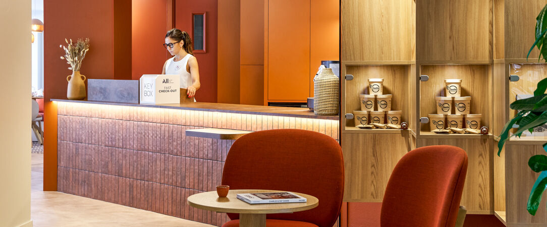 Mercure Saint Raphaël Centre Plage ★★★★ - Un hôtel moderne et confortable en front de mer à Saint Raphaël. - Saint-Raphaël, France