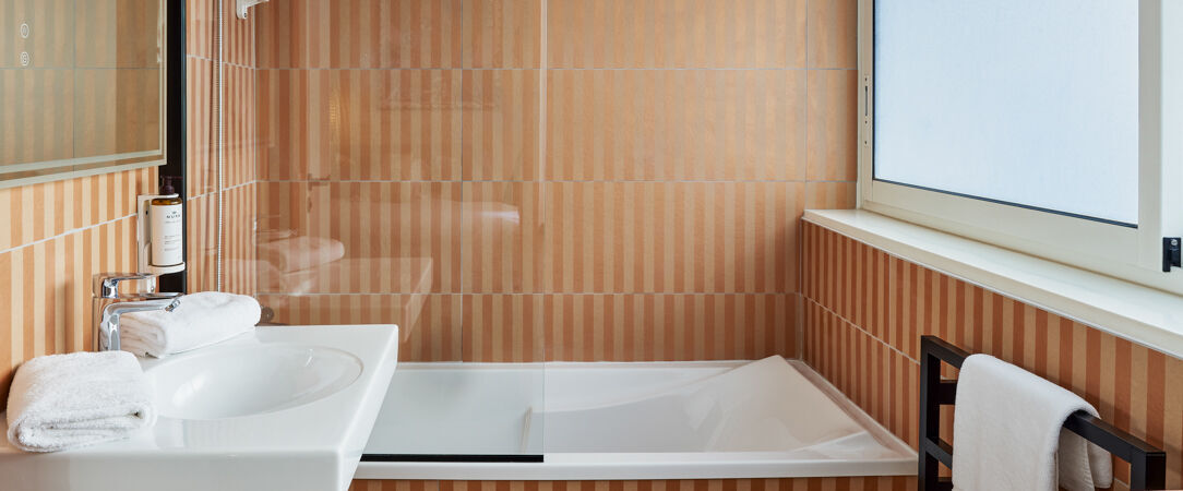 Mercure Saint Raphaël Centre Plage ★★★★ - Un hôtel moderne et confortable en front de mer à Saint Raphaël. - Saint-Raphaël, France