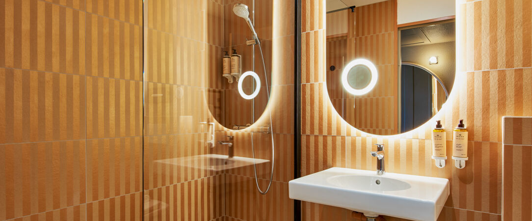 Mercure Saint Raphaël Centre Plage ★★★★ - Un hôtel moderne et confortable en front de mer à Saint Raphaël. - Saint-Raphaël, France