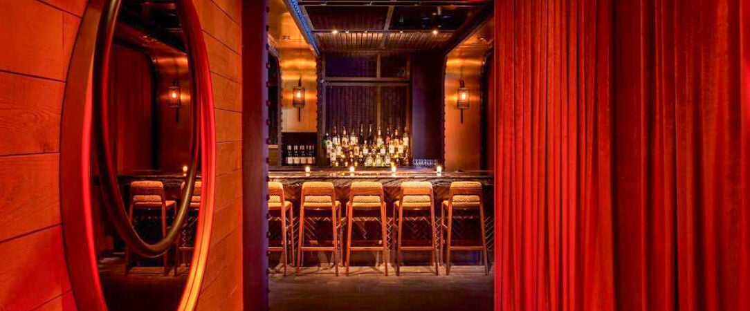 Moxy NYC Times Square ★★★★ - A stylish luxury hotel with all the charm of Midtown Manhattan. - New York, United States