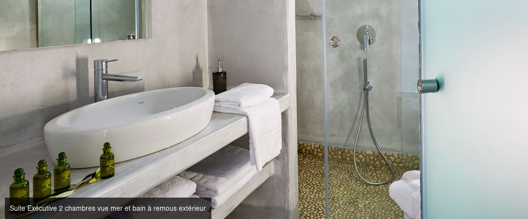 Aperanto Suites Santorini ★★★★ - Un havre de paix luxueux sur les hauteurs de Santorin, entre ciel et mer. - Santorin, Grèce