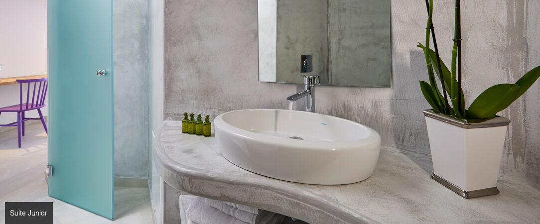 Aperanto Suites Santorini ★★★★ - Un havre de paix luxueux sur les hauteurs de Santorin, entre ciel et mer. - Santorin, Grèce
