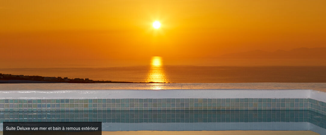 Aperanto Suites Santorini ★★★★ - Un havre de paix luxueux sur les hauteurs de Santorin, entre ciel et mer. - Santorin, Grèce
