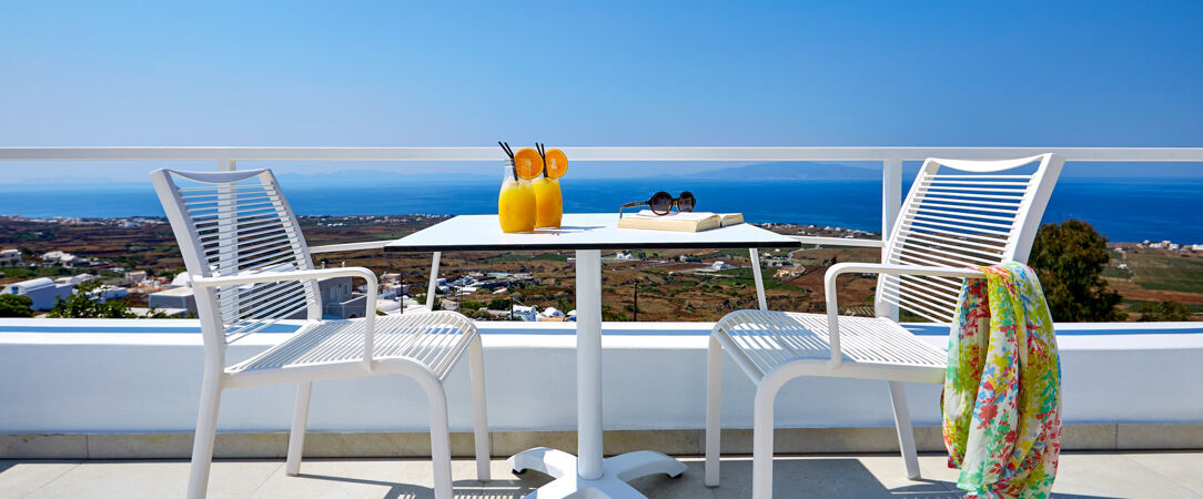 Aperanto Suites Santorini ★★★★ - Un havre de paix luxueux sur les hauteurs de Santorin, entre ciel et mer. - Santorin, Grèce