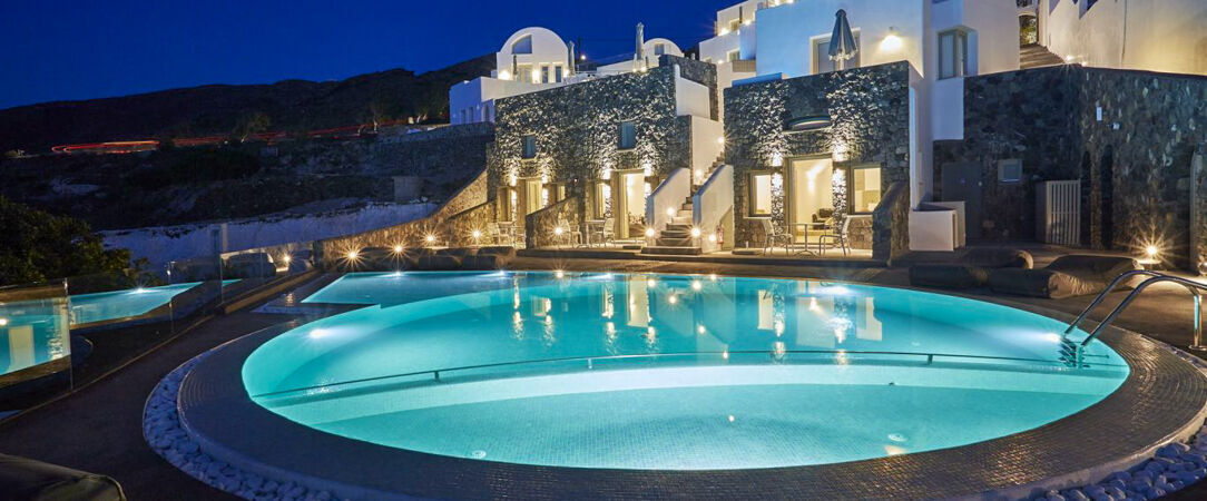 Aperanto Suites Santorini ★★★★ - Un havre de paix luxueux sur les hauteurs de Santorin, entre ciel et mer. - Santorin, Grèce