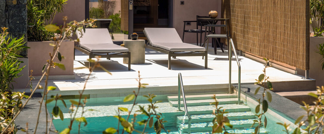 Titre du produit - Une adresse luxueuse à Santorin avec des vues merveilleuses sur l’azur de l’Égée. - Domes Novos Santorini, Autograph Collection *****