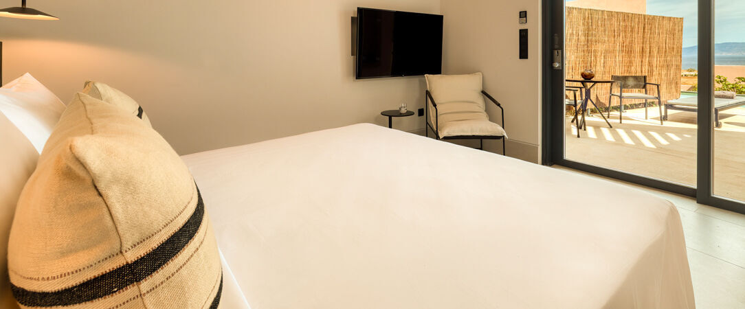 Titre du produit - Une adresse luxueuse à Santorin avec des vues merveilleuses sur l’azur de l’Égée. - Domes Novos Santorini, Autograph Collection *****