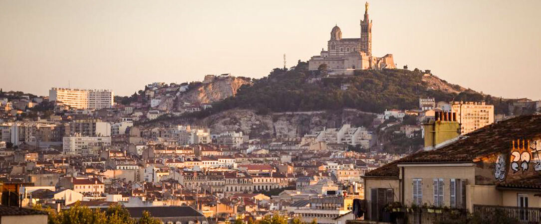 RockyPop Marseille ★★★★ - Un design rétro, un esprit pop et une convivialité à partager sous le soleil marseillais. - Marseille, France