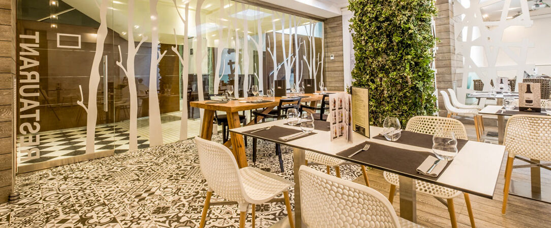 Num Hotel ★★★★ - Une nouvelle adresse élégante pour une douce échappée ensoleillée sur la Costa Dorada. - Salou, Spain