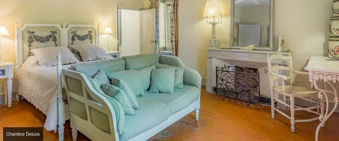 Château Mentone - Entre vignes, pins et pierres blondes, une parenthèse raffinée en Provence verte. - Saint-Antonin-du-Var, France
