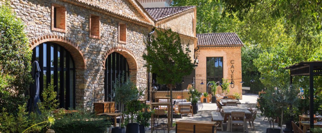 Château Mentone - Entre vignes, pins et pierres blondes, une parenthèse raffinée en Provence Verte. - Var, France