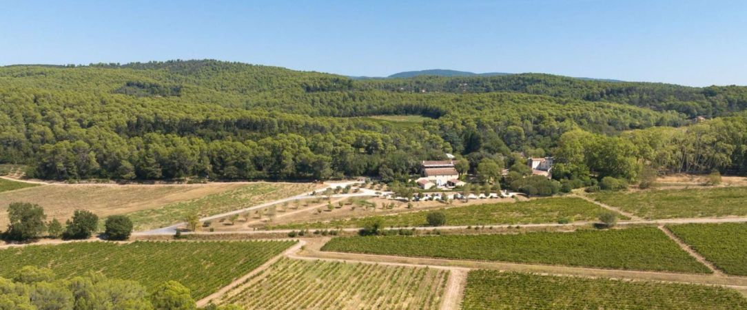 Château Mentone - Entre vignes, pins et pierres blondes, une parenthèse raffinée en Provence Verte. - Var, France