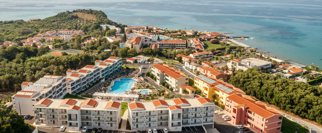 Robolla Beach Aparthotel ★★★★ - Séjour méditerranéen authentique sur la côte nord de Corfou. - Corfou, Grèce
