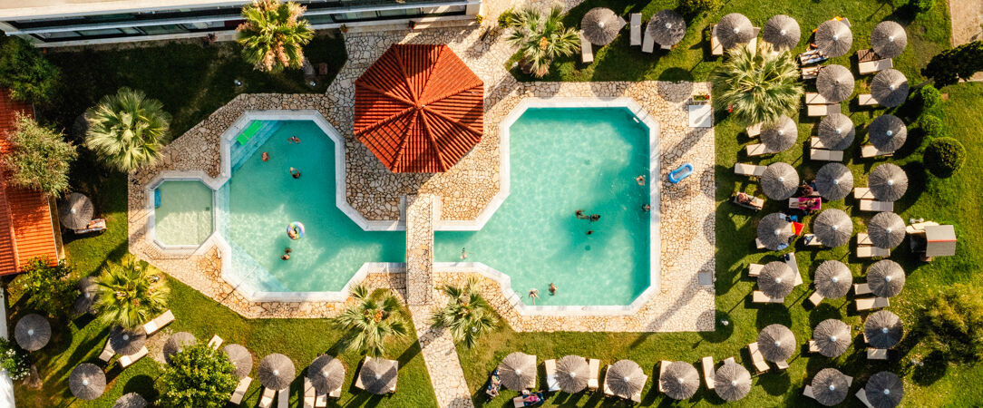Robolla Beach Aparthotel ★★★★ - Séjour méditerranéen authentique sur la côte nord de Corfou. - Corfou, Grèce