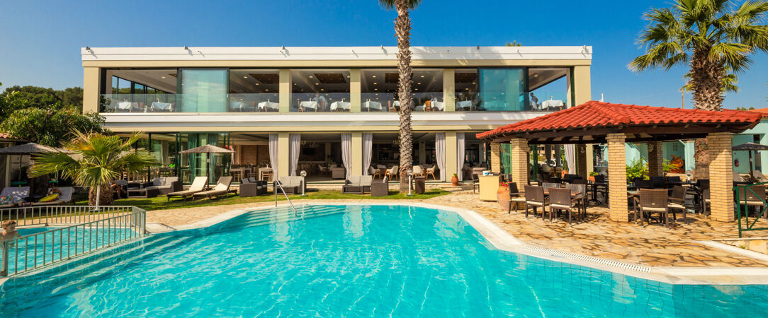 Robolla Beach Aparthotel ★★★★ - Séjour méditerranéen authentique sur la côte nord de Corfou. - Corfou, Grèce