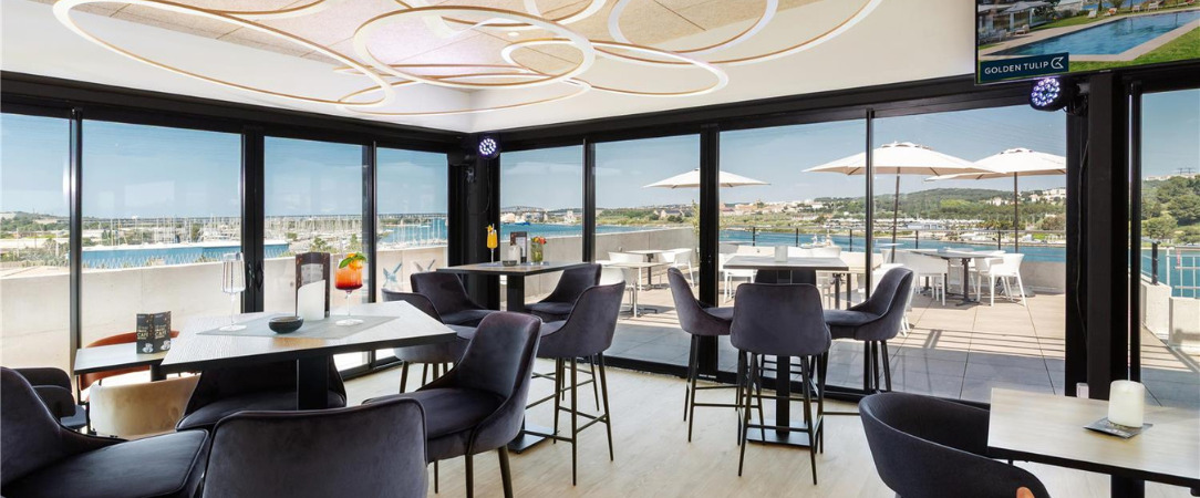 Golden Tulip Hotel & Rooftop Martigues Provence - Une halte pratique et ensoleillée entre étang, ville et mer. - Côte d'Azur, France