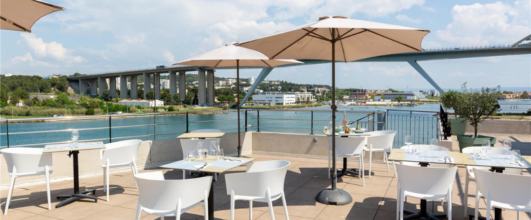 Golden Tulip Hotel & Rooftop Martigues Provence - Une halte pratique et ensoleillée entre étang, ville et mer. - Côte d'Azur, France