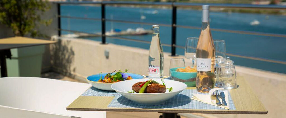 Golden Tulip Hotel & Rooftop Martigues Provence - Une halte pratique et ensoleillée entre étang, ville et mer. - Martigues, France