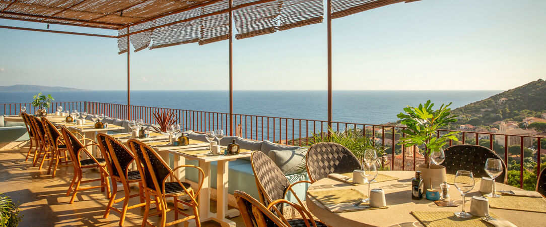 Hôtel Mylos – Cargèse ★★★★ - Une adresse cosy en Corse pour un éveil des sens avec vue mer à l’ombre des pins. - Cargèse, France