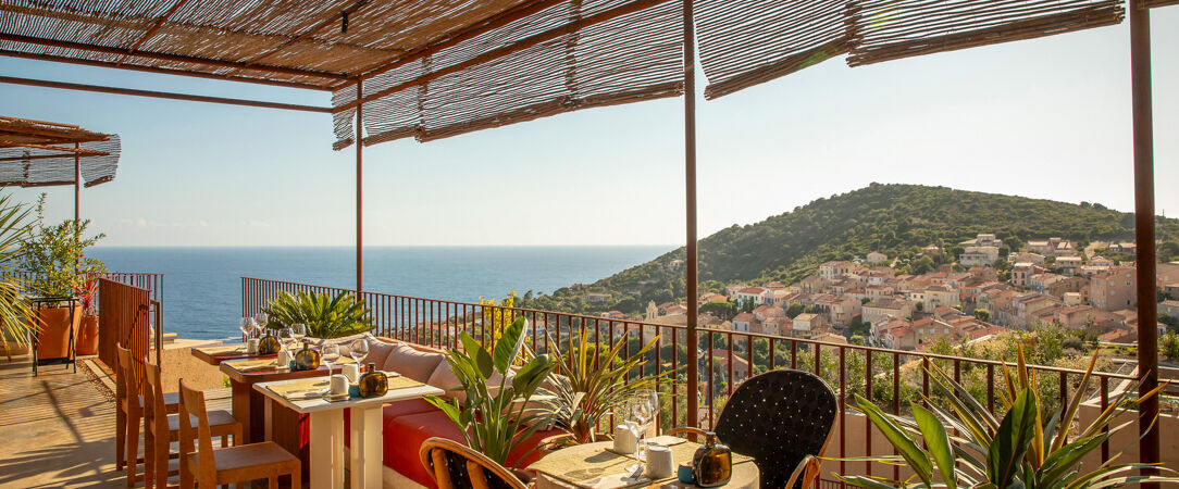 Hôtel Mylos – Cargèse ★★★★ - Une adresse cosy en Corse pour un éveil des sens avec vue mer à l’ombre des pins. - Cargèse, France