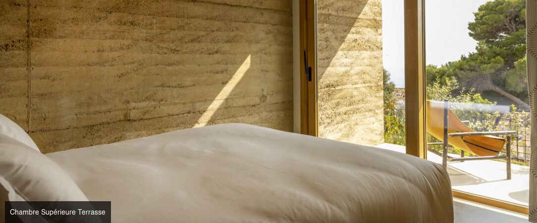 Hôtel Mylos – Cargèse ★★★★ - Une adresse cosy en Corse pour un éveil des sens avec vue mer à l’ombre des pins. - Corse, France