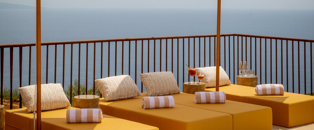 Hôtel Mylos – Cargèse ★★★★ - Une adresse cosy en Corse pour un éveil des sens avec vue mer à l’ombre des pins. - Corse, France