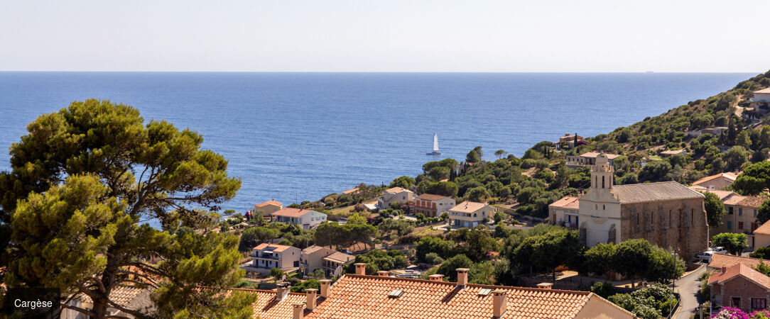 Hôtel Mylos – Cargèse ★★★★ - Une adresse cosy en Corse pour un éveil des sens avec vue mer à l’ombre des pins. - Corse, France