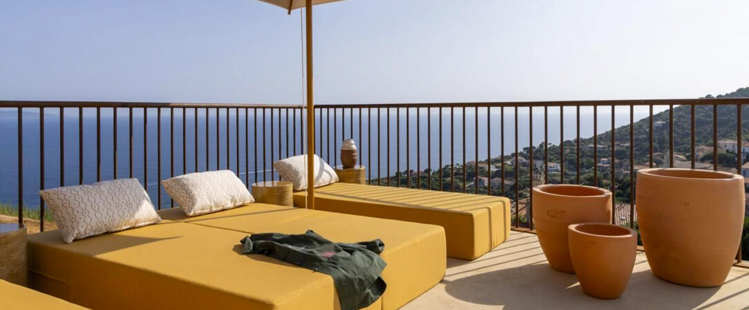 Hôtel Mylos – Cargèse ★★★★ - Une adresse cosy en Corse pour un éveil des sens avec vue mer à l’ombre des pins. - Corse, France