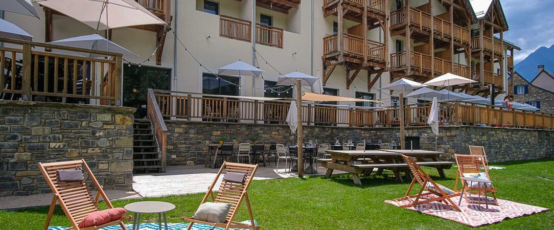 Mercure Peyragudes Loudenvielle Pyrénées ★★★★ - Immersion montagnarde et expérience authentique dans un chalet au cœur de la vallée du Louron dans les Pyrénées. - Hautes-Pyrénées, France