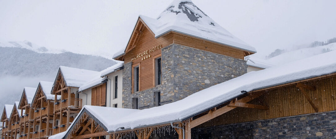 Mercure Peyragudes Loudenvielle Pyrénées ★★★★ - Immersion montagnarde et expérience authentique dans un chalet au cœur de la vallée du Louron dans les Pyrénées. - Hautes-Pyrénées, France