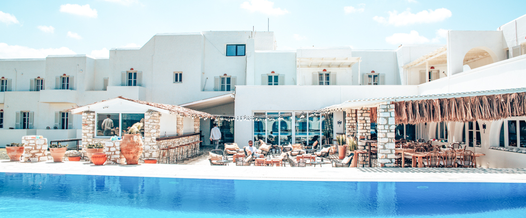 Paros Holiday Sun Hotel ★★★★ - Rêve blanc et bleu, confort parfait sous la douceur du soleil des Cyclades à Paros. - Île de Paros, Grèce