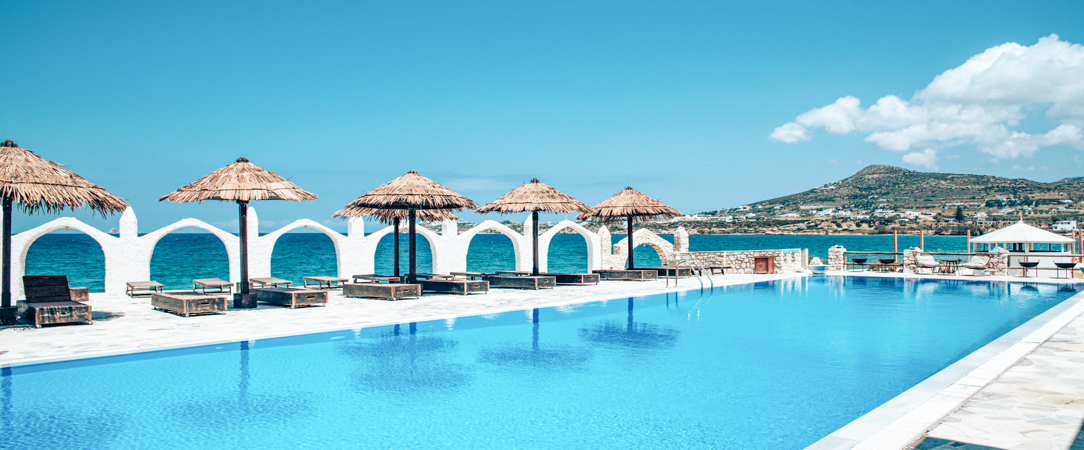 Paros Holiday Sun Hotel ★★★★ - Rêve blanc et bleu, confort parfait sous la douceur du soleil des Cyclades à Paros. - Île de Paros, Grèce