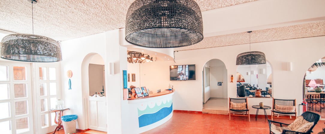 Paros Holiday Sun Hotel ★★★★ - Rêve blanc et bleu, confort parfait sous la douceur du soleil des Cyclades à Paros. - Île de Paros, Grèce