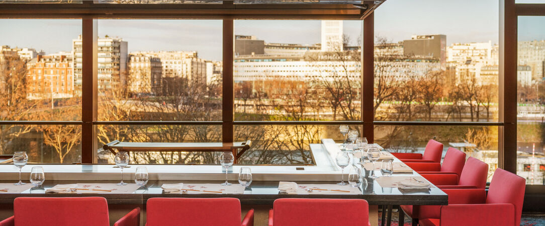 Novotel Paris Centre Tour Eiffel ★★★★ - Une adresse contemporaine sur les quais de Seine, idéale pour explorer Paris à pied. - Paris, France