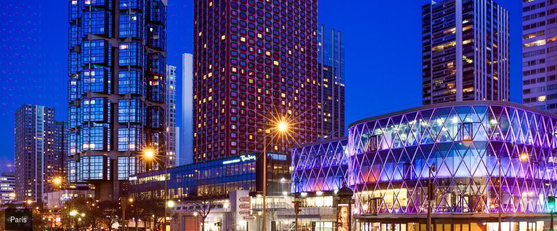 Novotel Paris Centre Tour Eiffel ★★★★ - Une adresse contemporaine sur les quais de Seine, idéale pour explorer Paris à pied. - Paris, France