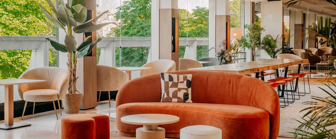 Novotel Paris Centre Tour Eiffel ★★★★ - Une adresse contemporaine sur les quais de Seine, idéale pour explorer Paris à pied. - Paris, France