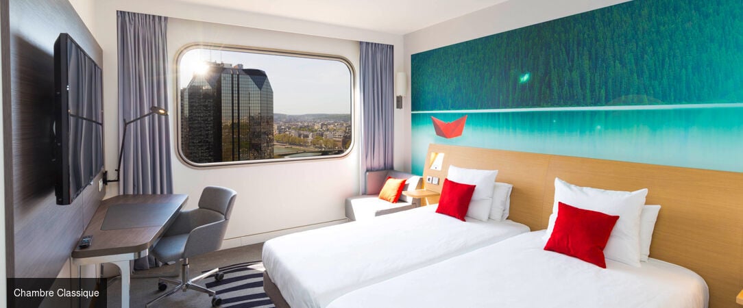 Novotel Paris Centre Tour Eiffel ★★★★ - Une adresse contemporaine sur les quais de Seine, idéale pour explorer Paris à pied. - Paris, France