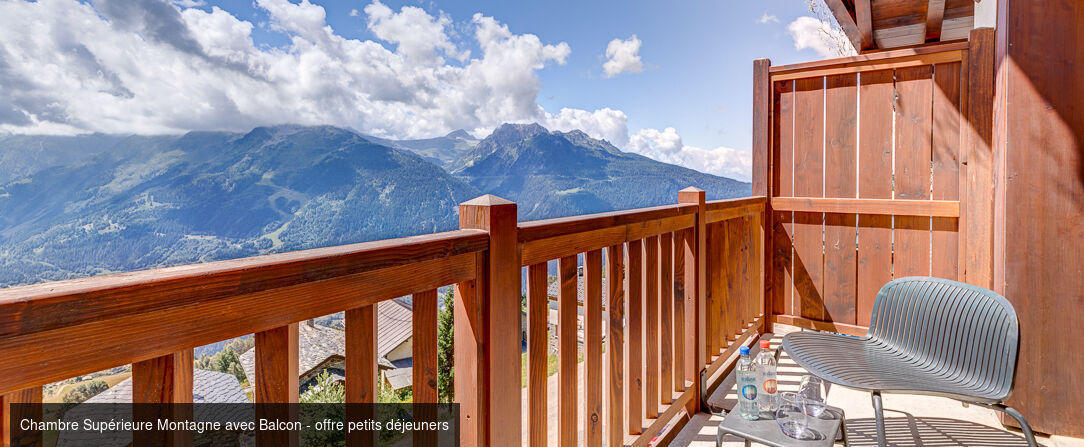 ILY Hotels & Spa à La Rosière ★★★★- Dernière minute - Toute l’élégance d’un chalet alpin ouvert sur la nature estivale. - Savoie, France