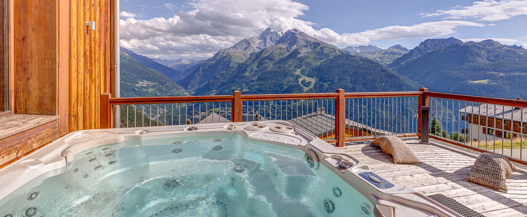 ILY Hotels & Spa à La Rosière ★★★★- Dernière minute - Toute l’élégance d’un chalet alpin ouvert sur la nature estivale. - Savoie, France