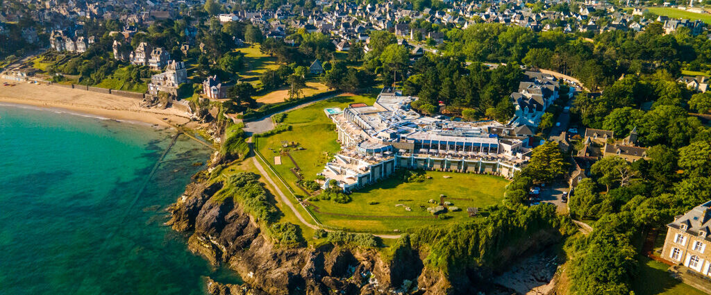 Émeria Dinard Hôtel Thalasso & Spa ★★★★ - Un havre de bien-être et d’élégance face à la baie de Saint-Malo. - Dinard, France