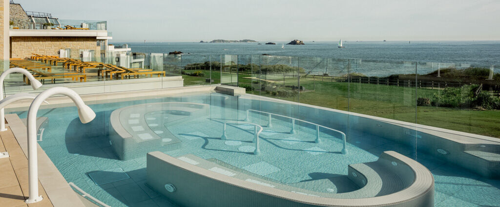 Émeria Dinard Hôtel Thalasso & Spa ★★★★ - Un havre de bien-être et d’élégance face à la baie de Saint-Malo. - Dinard, France