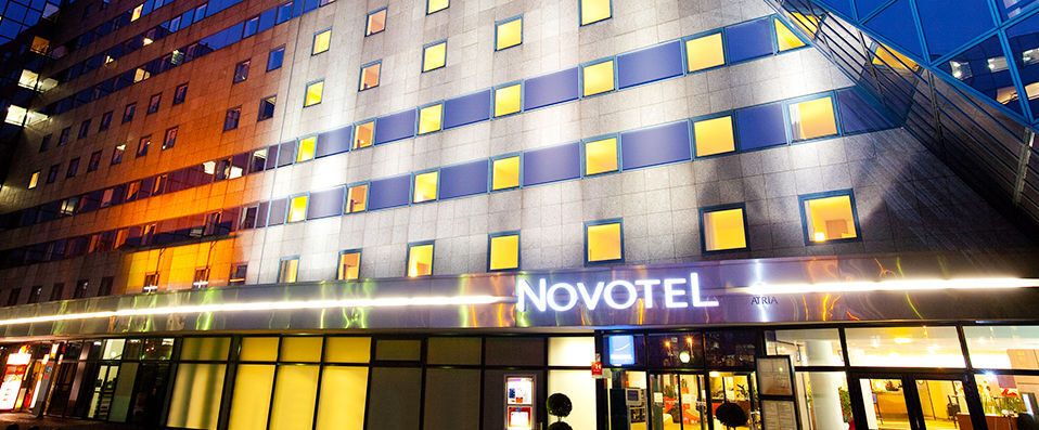 Novotel Marne-la-Vallée Noisy-le-Grand ★★★★ - Séjour stratégique entre Paris et Disneyland® dans un hôtel élégant. - Marne-la-Vallée, France
