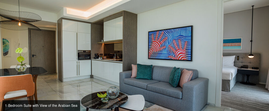 Th8 Palm Dubaï Beach Resort ★★★★★, Vignette Collection par IHG - Luxe contemporain & ambiance balnéaire sur la Palm Jumeirah : une adresse d’exception à Dubaï. - Dubai, United Arab Emirates