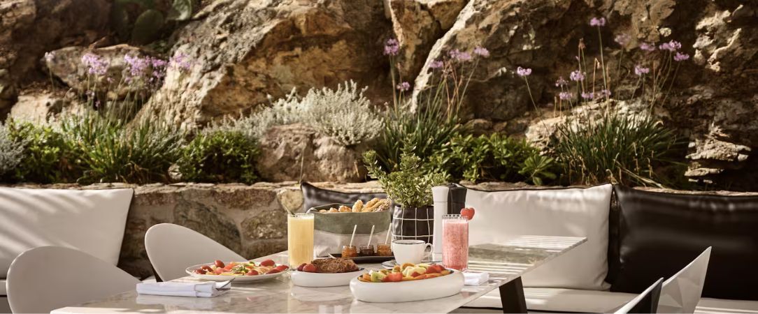 Semeli Coast, Curio Collection by Hilton ★★★★★ - Escapade luxueuse de détente et de farniente sous l’agréable soleil de Mykonos. - Mykonos, Greece