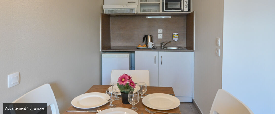 Comfort Aparthotel Versailles, St-Cyr l’École - Studios et appartements modernes, bien équipés dans une bulle de confort bien située à Versailles. - Yvelines, France