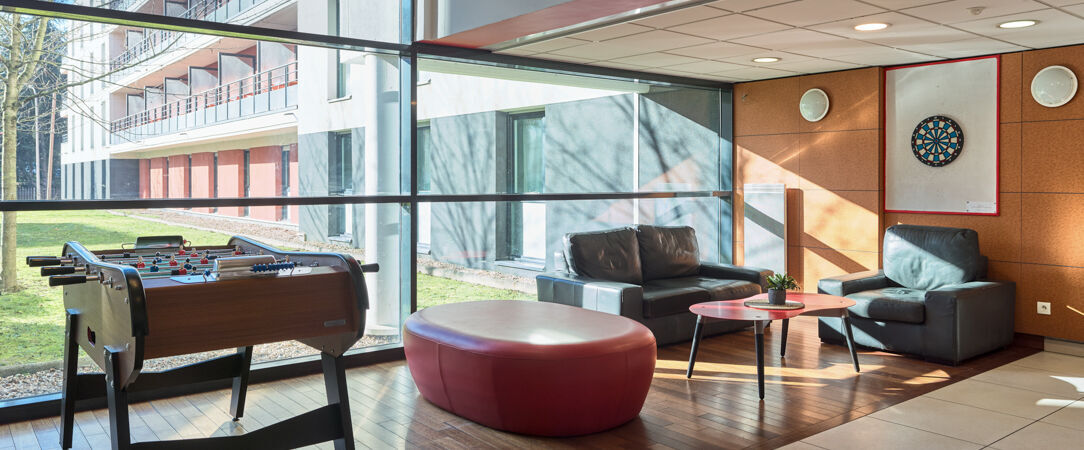 Comfort Aparthotel Versailles, St-Cyr l’École - Studios et appartements modernes, bien équipés dans une bulle de confort bien située à Versailles. - Yvelines, France