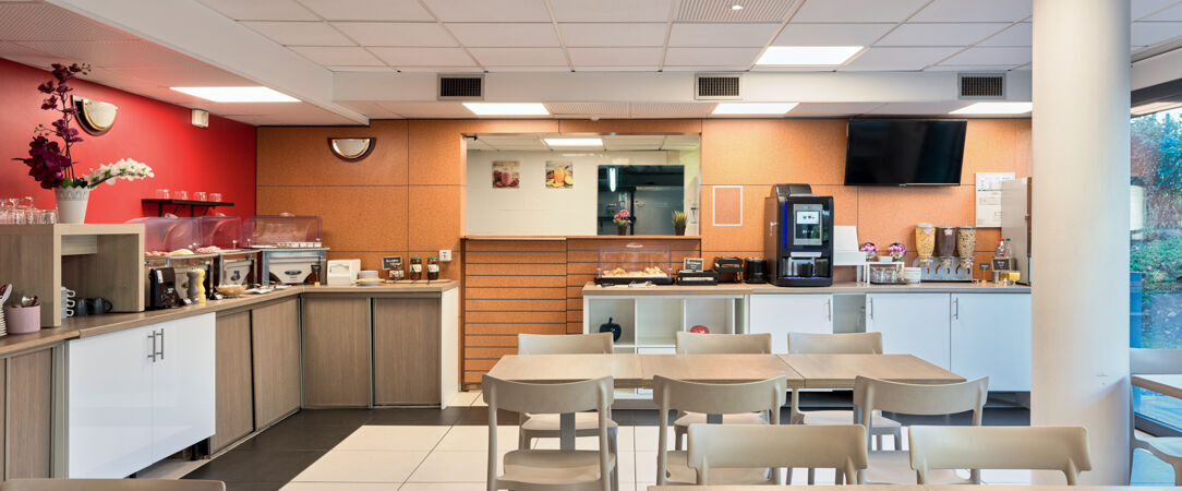 Comfort Aparthotel Versailles, St-Cyr l’École - Studios et appartements modernes, bien équipés dans une bulle de confort bien située à Versailles. - Yvelines, France